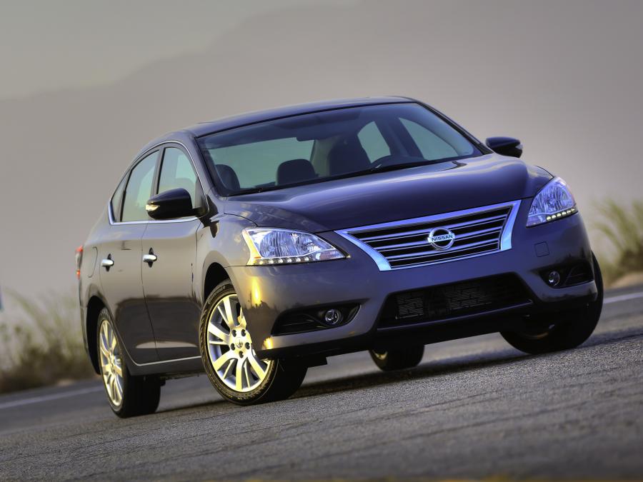  Nissan Sentra SL 2012 года  (фото 10 из 16)